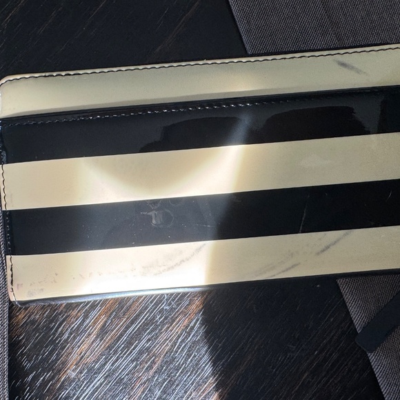 Kate Spade Neda Penn Valley Wallet - Picture 6 of 7